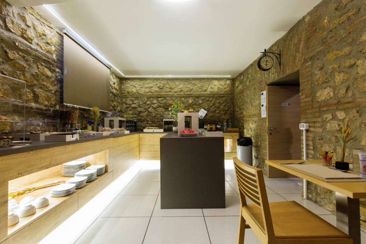 Plana Hotel